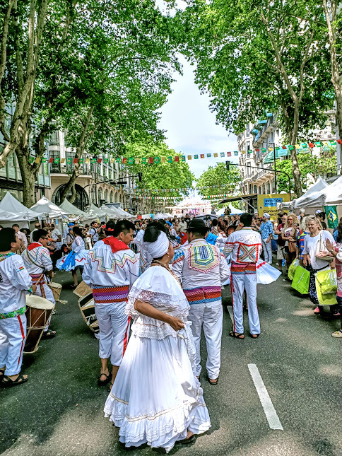 https://amazeddotblog.files.wordpress.com/2020/09/buenos-aires-avenidad-de-mayo-celebra-a-la-communidad-afro-photo-fc.jpg?w=484