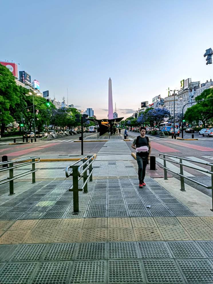 https://amazeddotblog.files.wordpress.com/2020/09/buenos-aires-avenidad-9-de-julio-la-pyramide-photo-fc.jpg?w=521