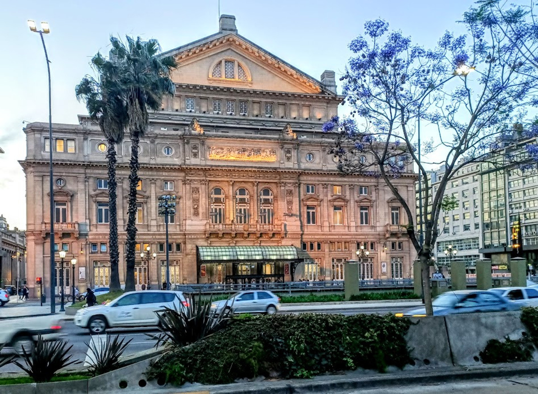 https://amazeddotblog.files.wordpress.com/2020/09/buenos-aires-teatro-colon-1-photo-fc.jpg?w=947