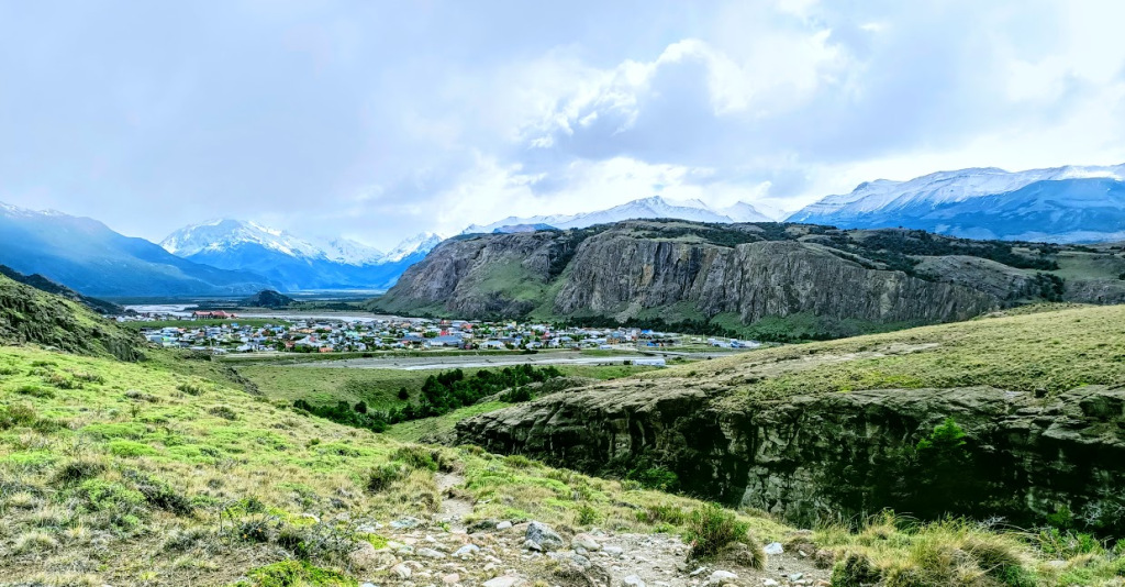 https://amazeddotblog.files.wordpress.com/2020/09/patagonia-el-chalten-photo-fc.jpg?w=1024